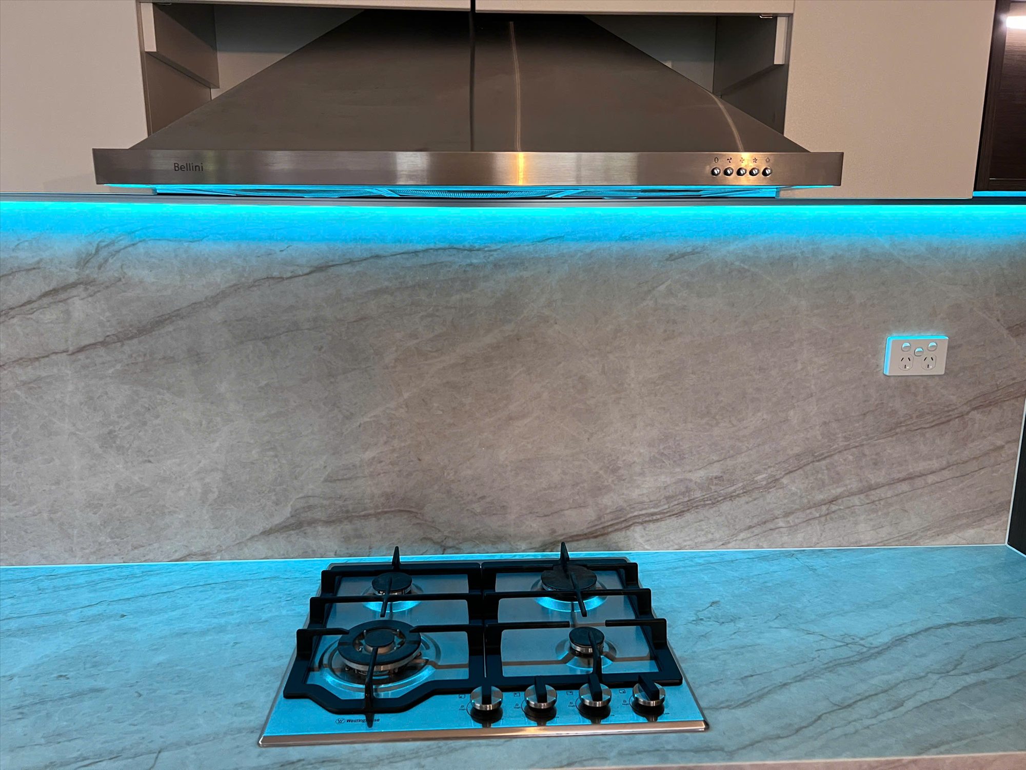 Cooktop and splashback finish detail
